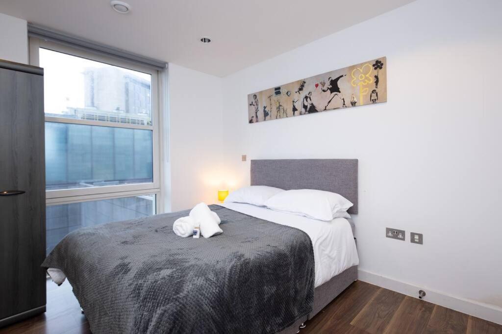 Stylish Mediacity 2Bed, Sleeps 6, Amazing Views Манчестер Экстерьер фото